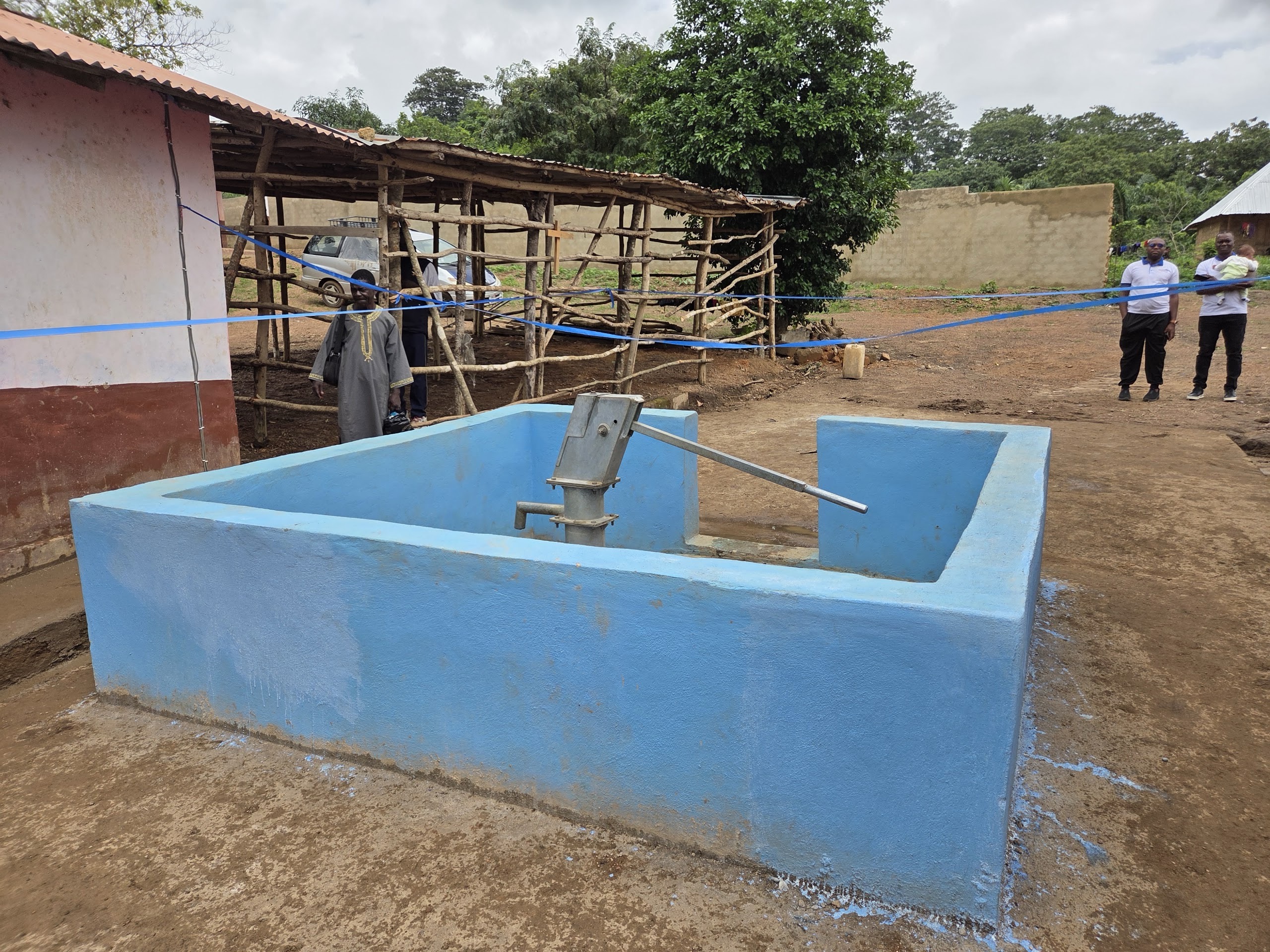 De nieuwe waterput in Kaballa